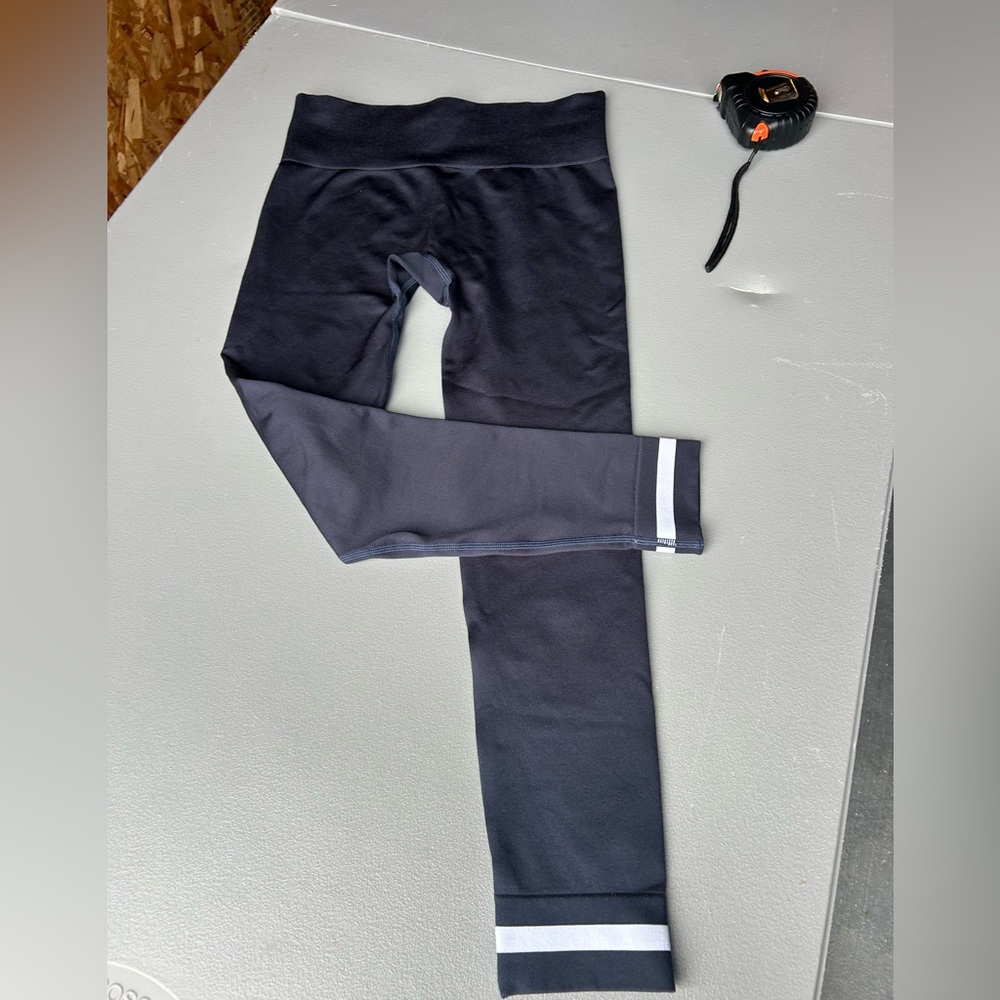 The upside leggings sz 8